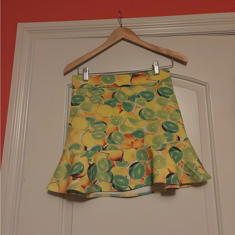 YOYO Vibrant Lemon & Lime Print Skirt. Zippered back Stretchy Waist. Size Small
